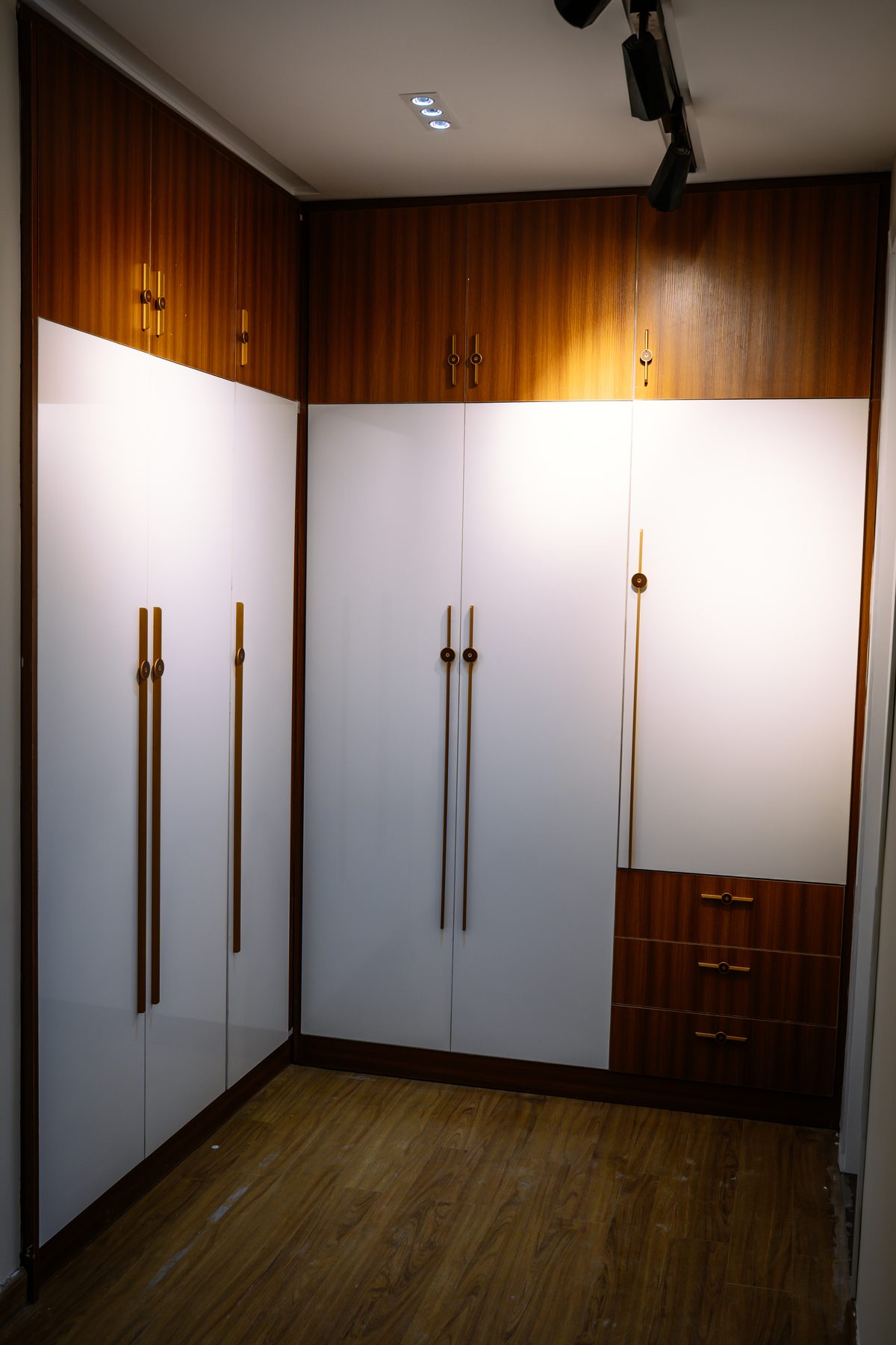 Fassilo built-in cupboard